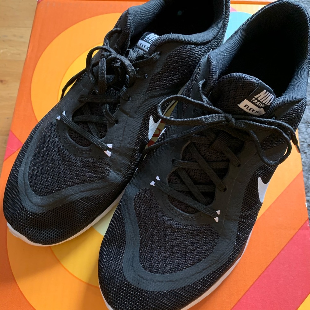 Nike TR 6 Athletic Shoes